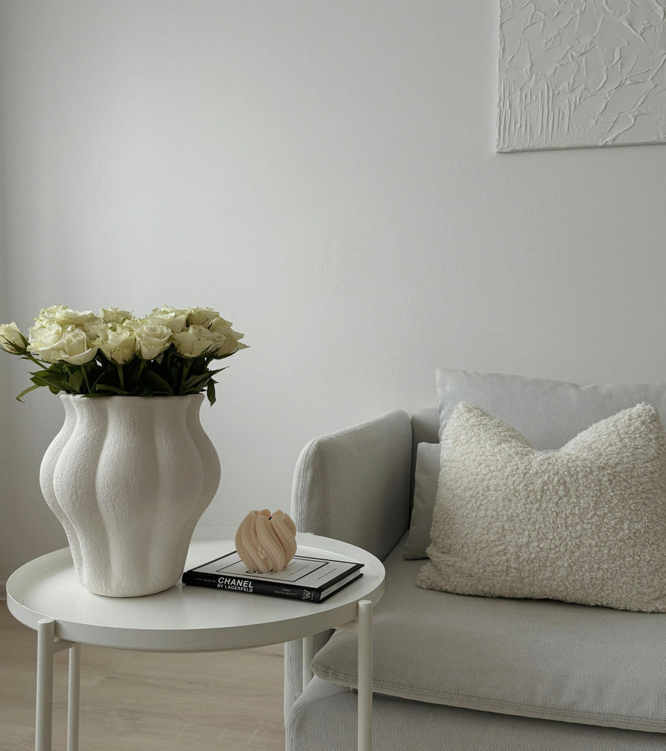 How to Style Cushions for a Balanced Look